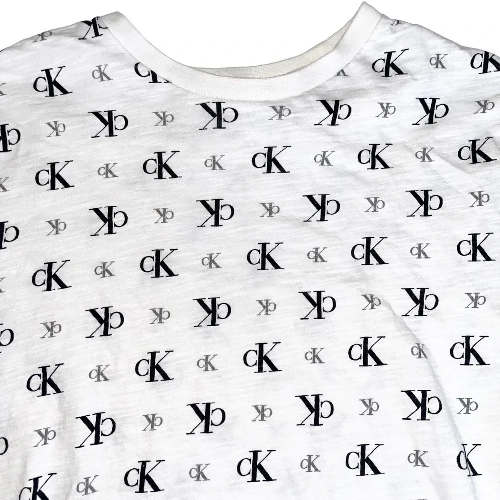 Calvin Klein allover logo tee - Picture 2 of 3